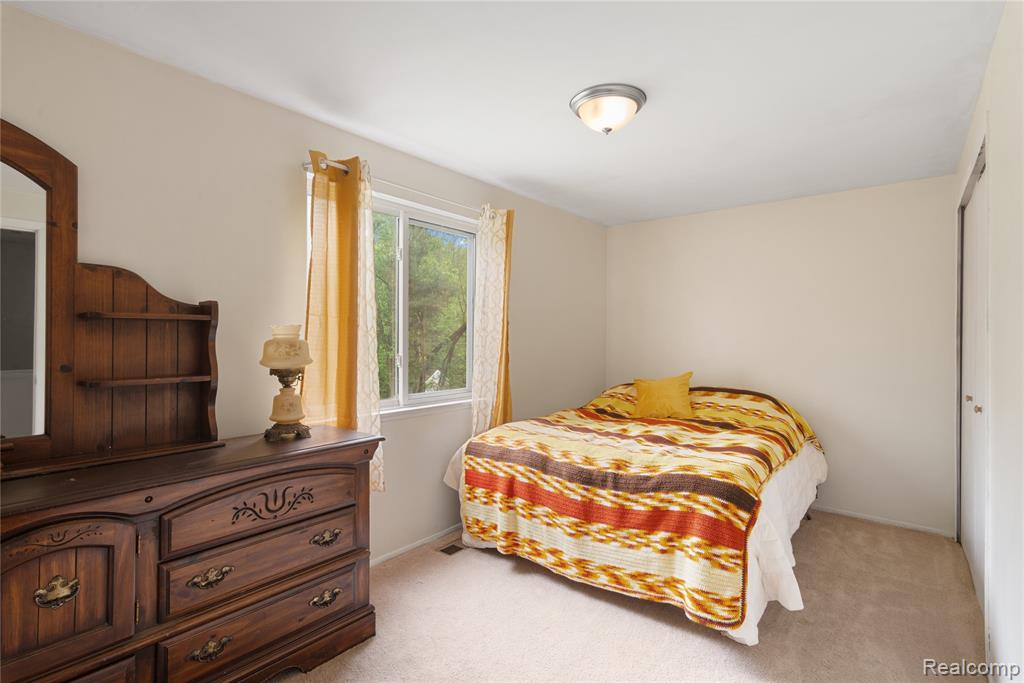 4327 Lancashire, Milford, MI 48380 — Photo 22