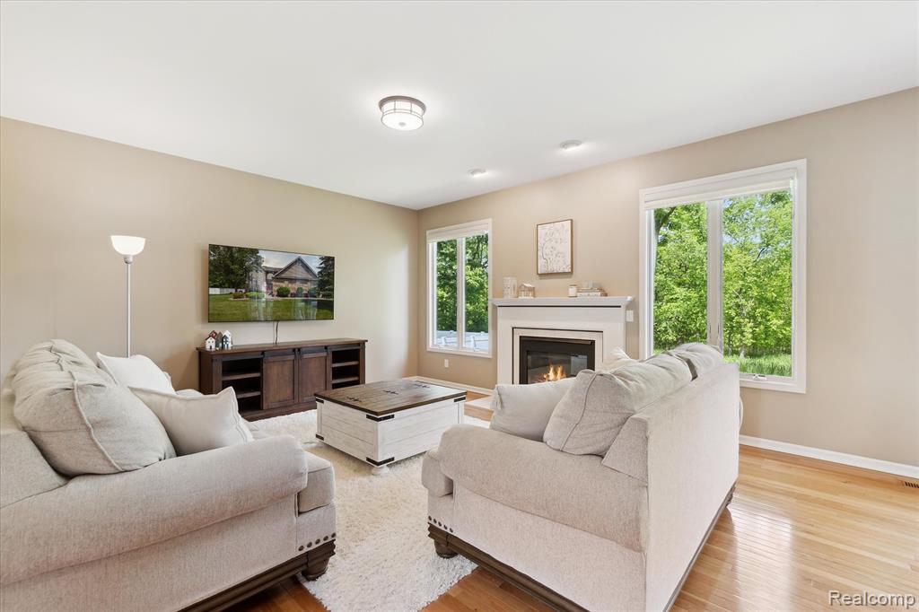 672 Morningside Drive, Grand Blanc, MI 48439 — Photo 10
