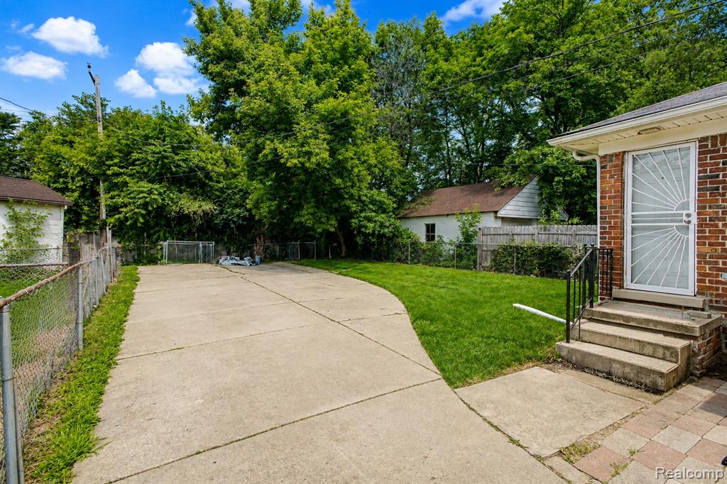 10883 Balfour Road, Detroit, MI 48224 — Photo 28
