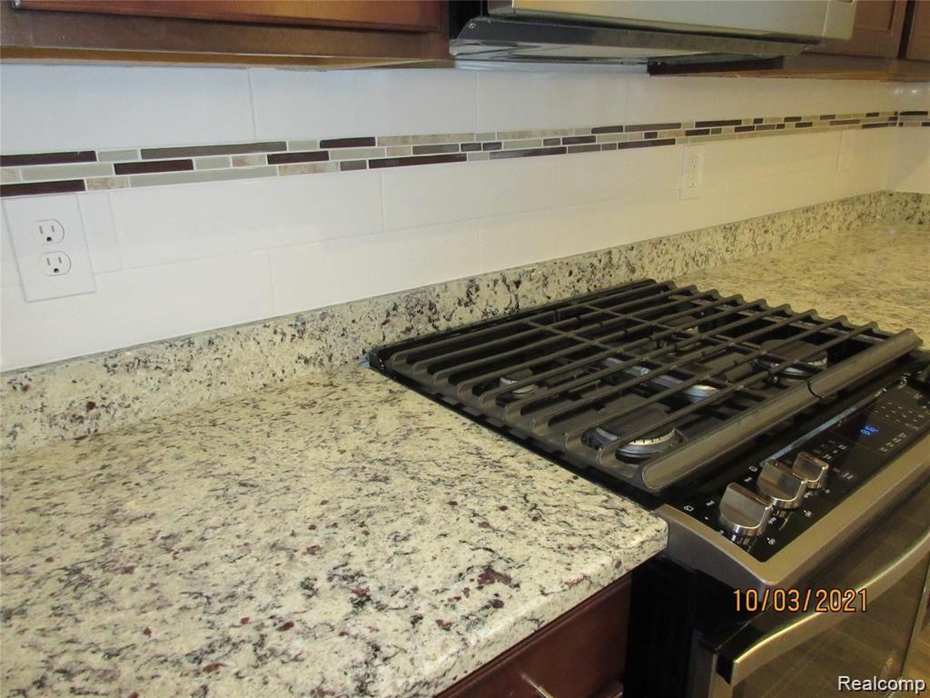 626 BACKSHORE Drive, Canton, MI 48187 — Photo 19