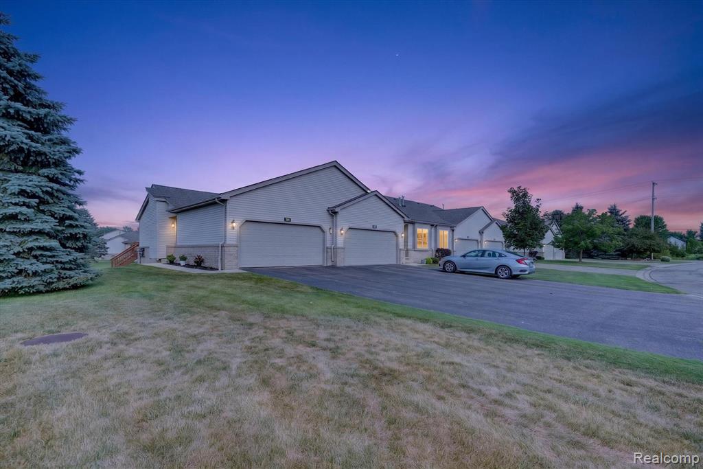 2011 Murray Street, Grand Blanc, MI 48439