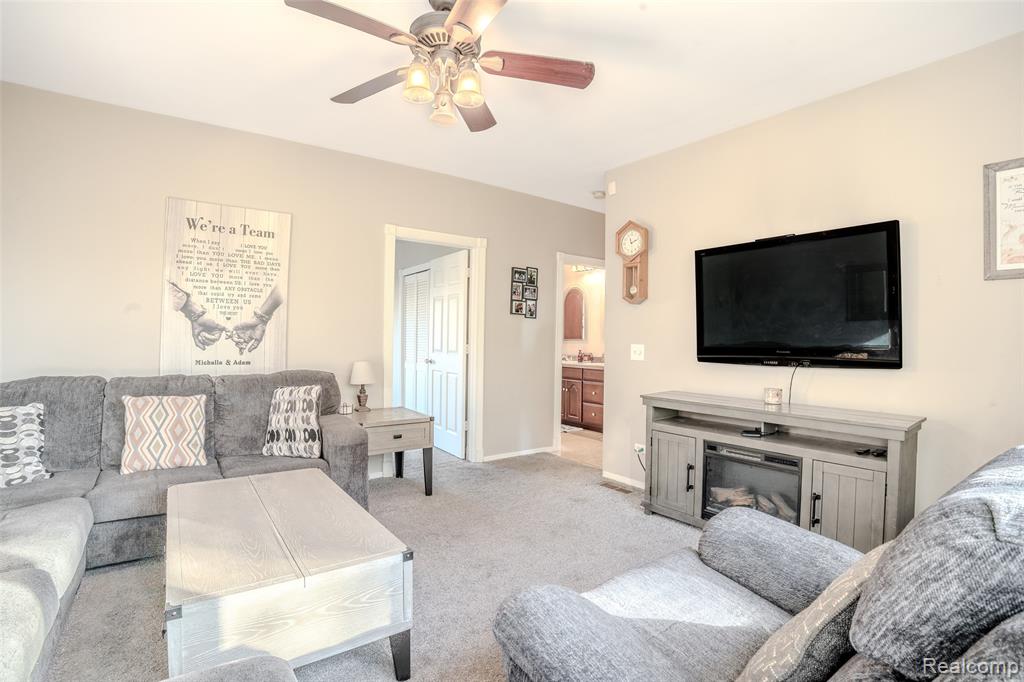 9756 Janet Street, Taylor, MI 48180 — Photo 13