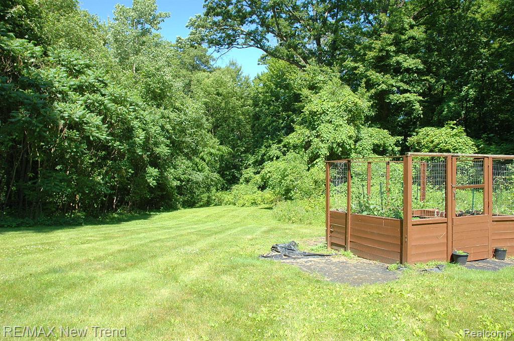 785 Pathway Drive, Howell, MI 48843 — Photo 45
