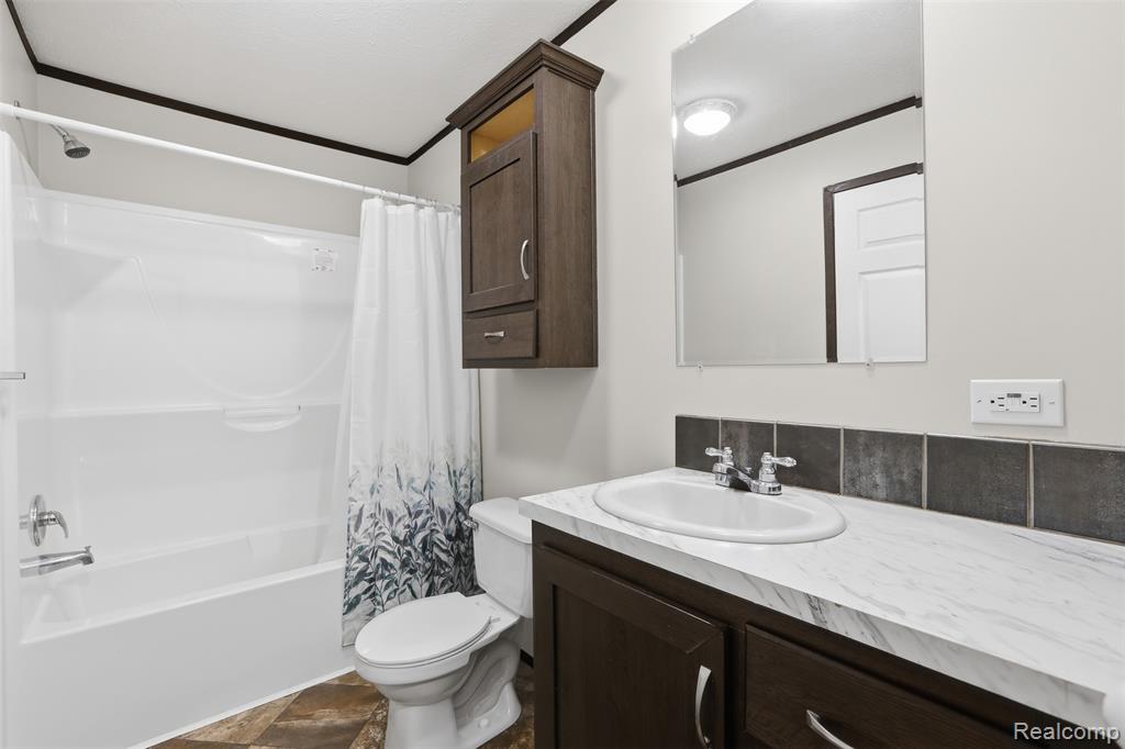 807 Swan Street, Rochester Hills, MI 48309 — Photo 14
