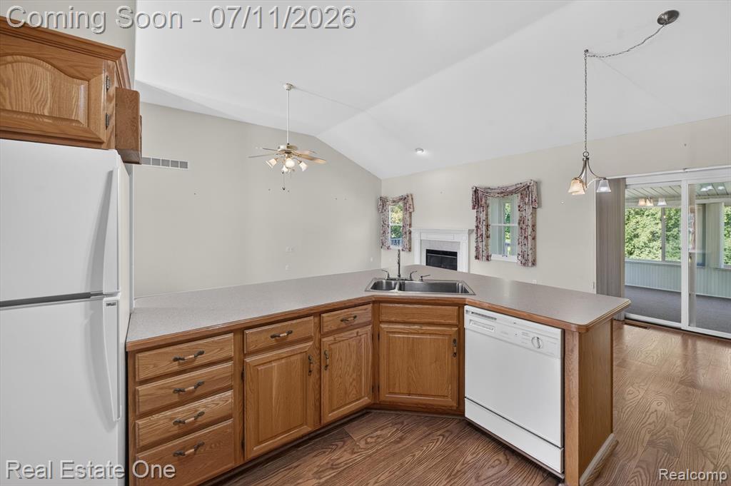 5128 Queensway, Howell, MI 48843 — Photo 15