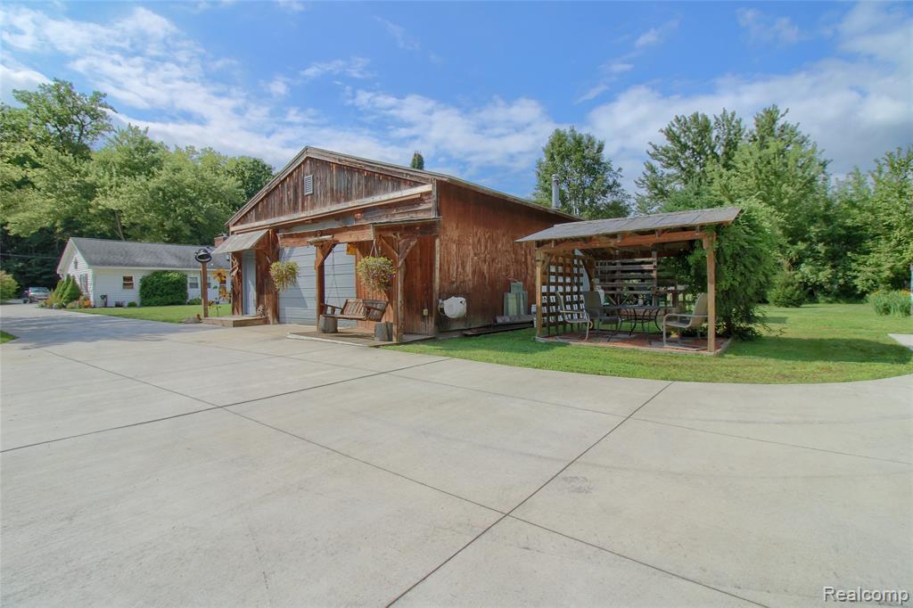 10784 Exeter Road, Carleton, MI 48117 — Photo 33