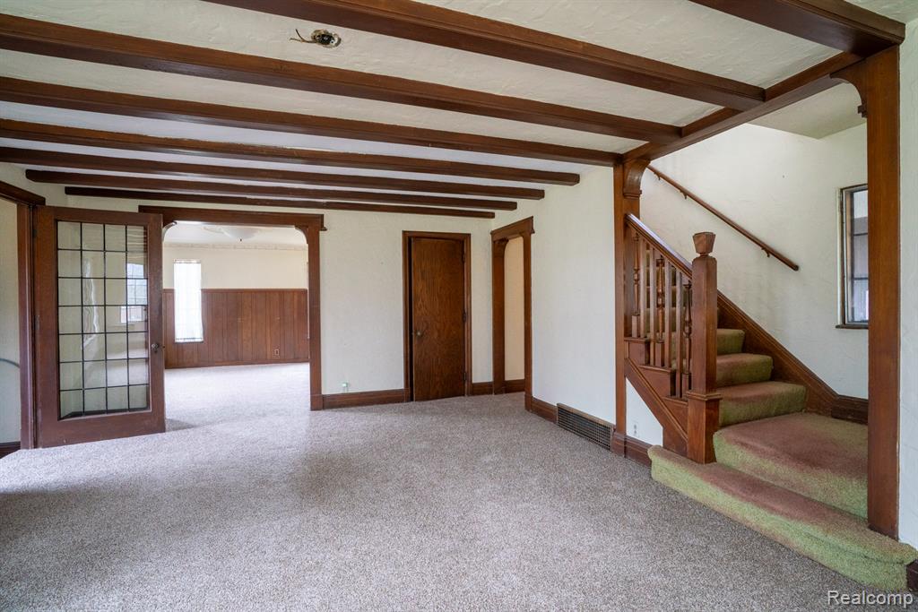 26470 Meadowood Court S, Lathrup Village, MI 48076 — Photo 5