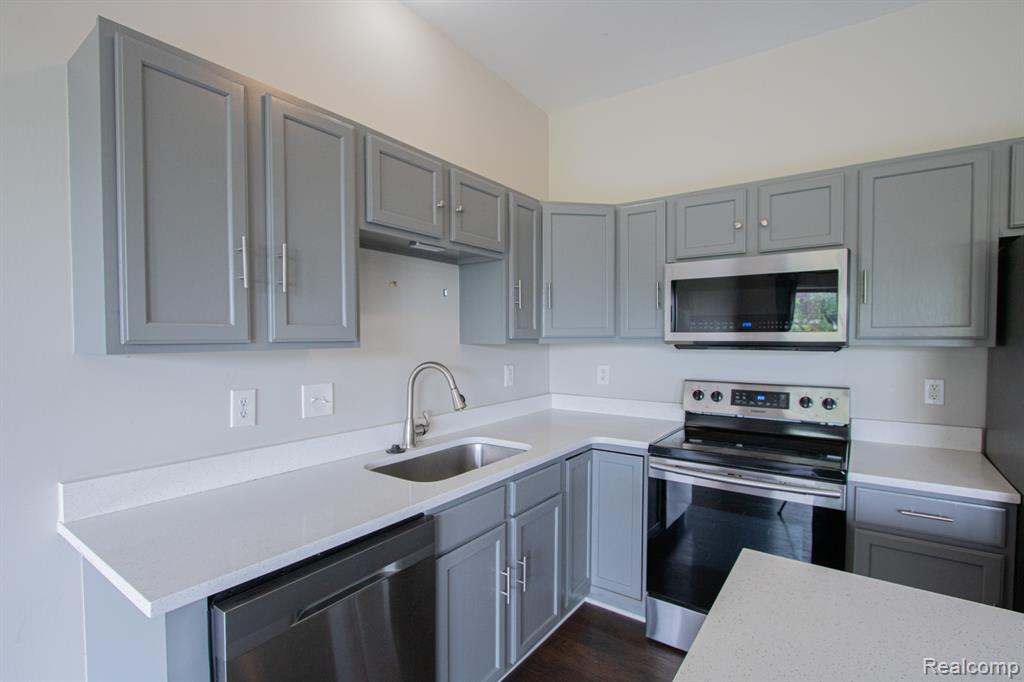 68 W Bethune Street, Detroit, MI 48202 — Photo 7