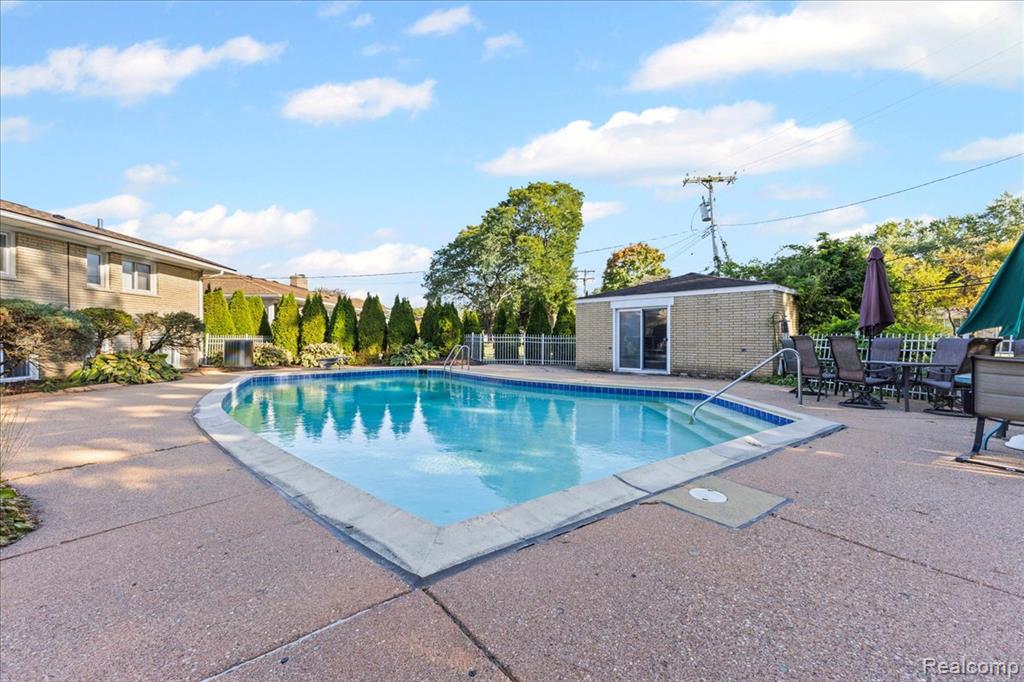 28791 Sunset Boulevard W, Lathrup Village, MI 48076 — Photo 13