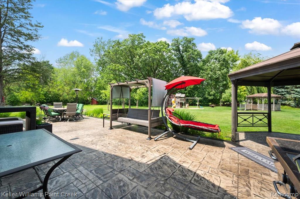 915 Harris Drive, Troy, MI 48083 — Photo 41
