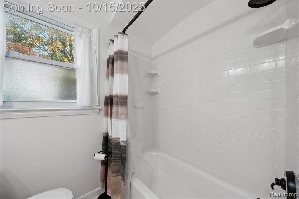 9931 E Clements Circle, Livonia, MI 48150 — Photo 23