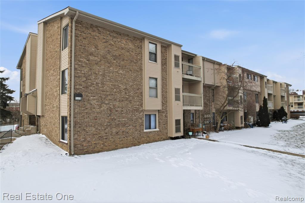 30475 W 14 Mile Road, 77, Farmington Hills, MI 48334 — Photo 35