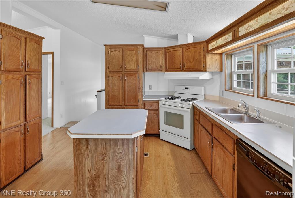 4884 Piersonville Road, Columbiaville, MI 48421 — Photo 21