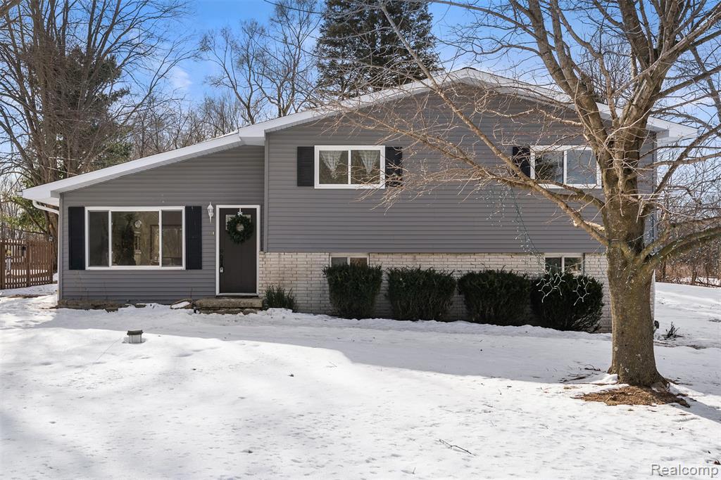 7067 Stanley Rd Road, Flushing, MI 48433 — front exterior