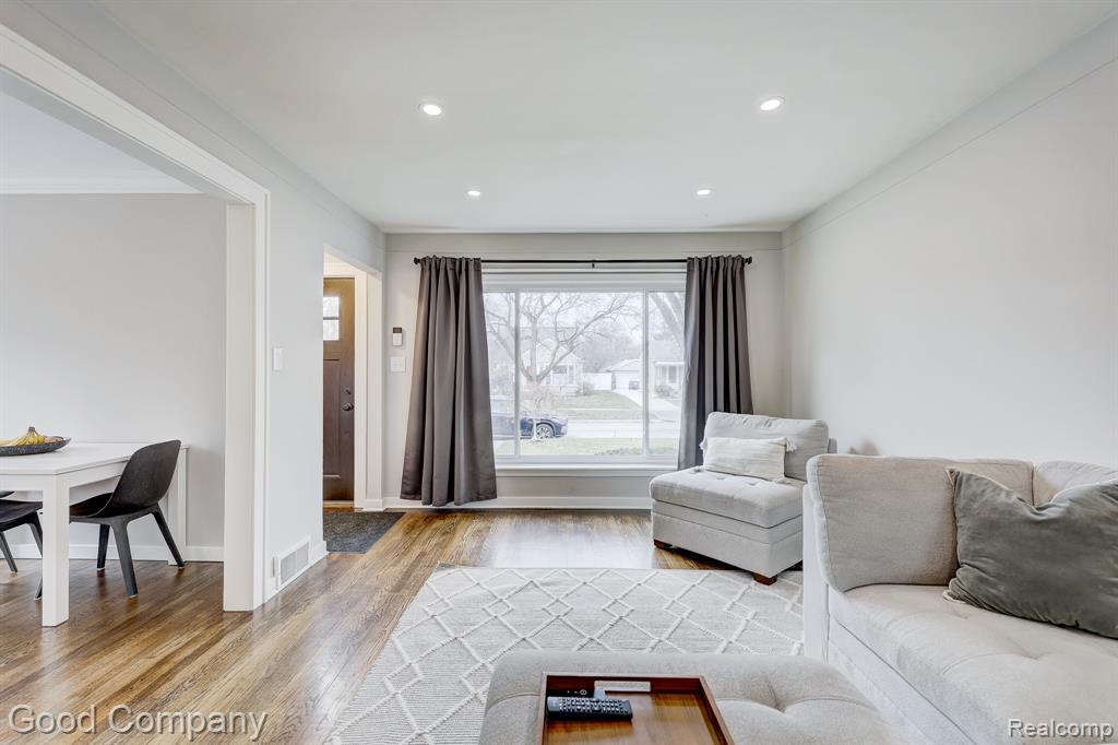 602 N Vermont Avenue, Royal Oak, MI 48067 — Photo 7