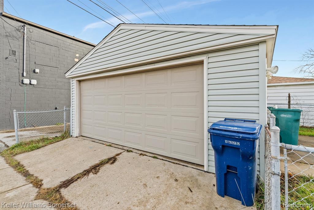 788 CLEOPHUS Parkway, Lincoln Park, MI 48146 — Photo 25
