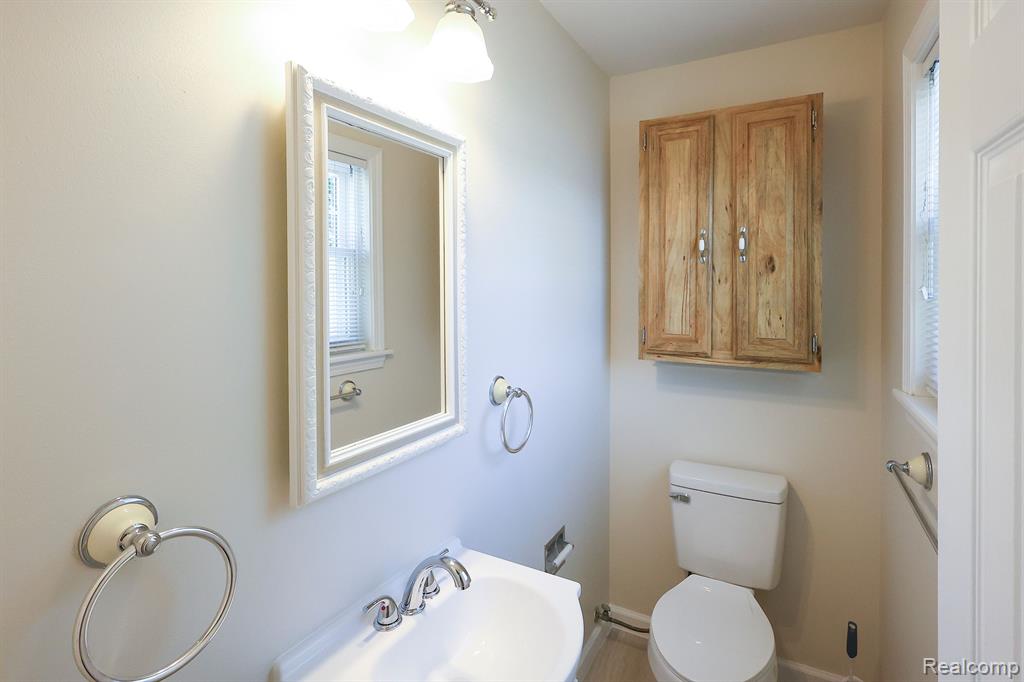 9858 FAIRBANKS Street, Van Buren, MI 48111 — Photo 11