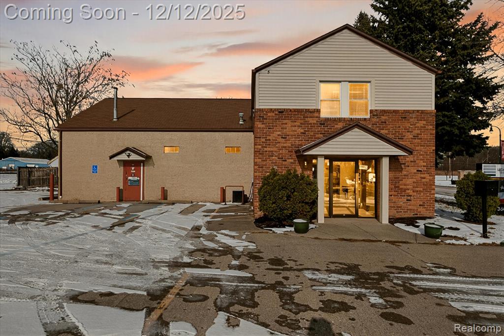 36050 Goddard Road, Romulus, MI 48174