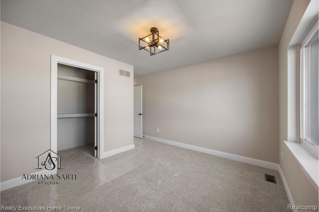 50931 MISTWOOD Drive, Macomb, MI 48042 — Photo 54