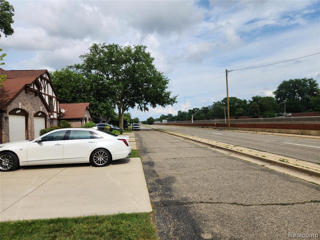 19400 W 11 Mile Road, Lathrup Village, MI 48076 — Photo 48