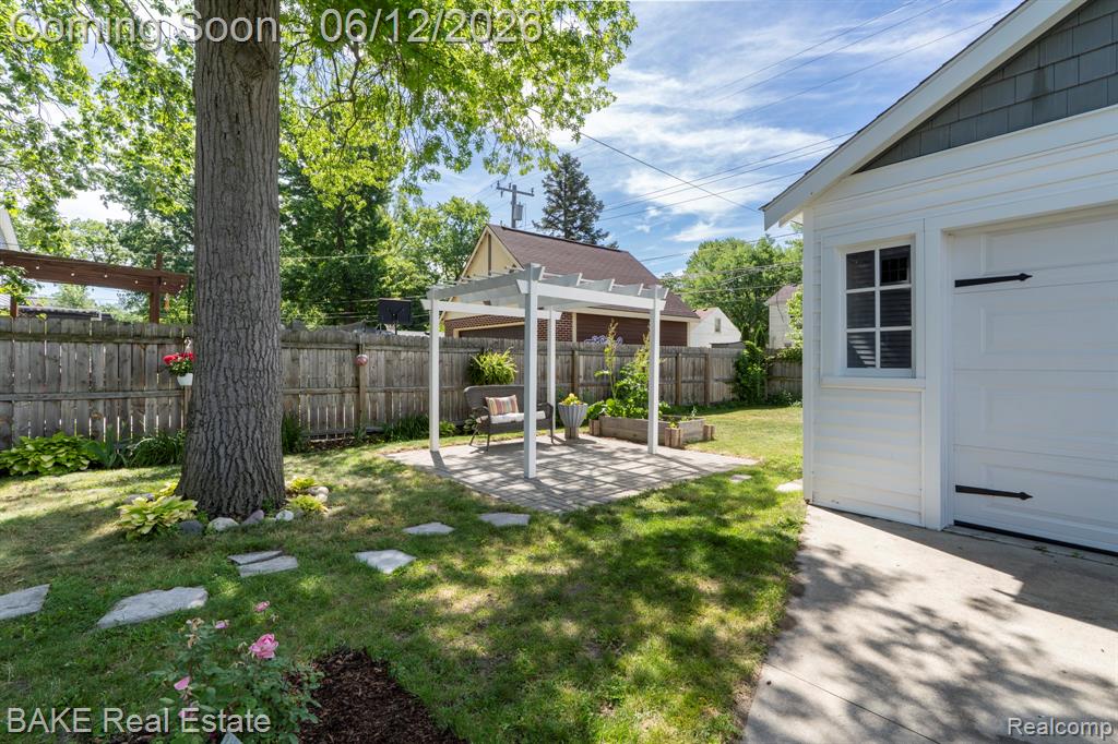 675 W Hazelhurst Street, Ferndale, MI 48220 — Photo 8