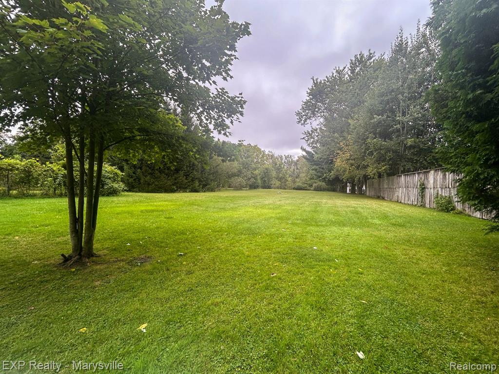 4198 LAPEER Road, Port Huron, MI 48060 — Photo 32