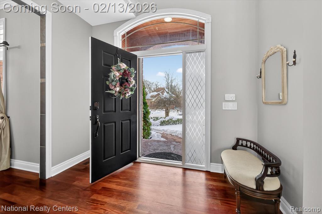 721 Elderberry Court N, Walled Lake, MI 48390 — Photo 4