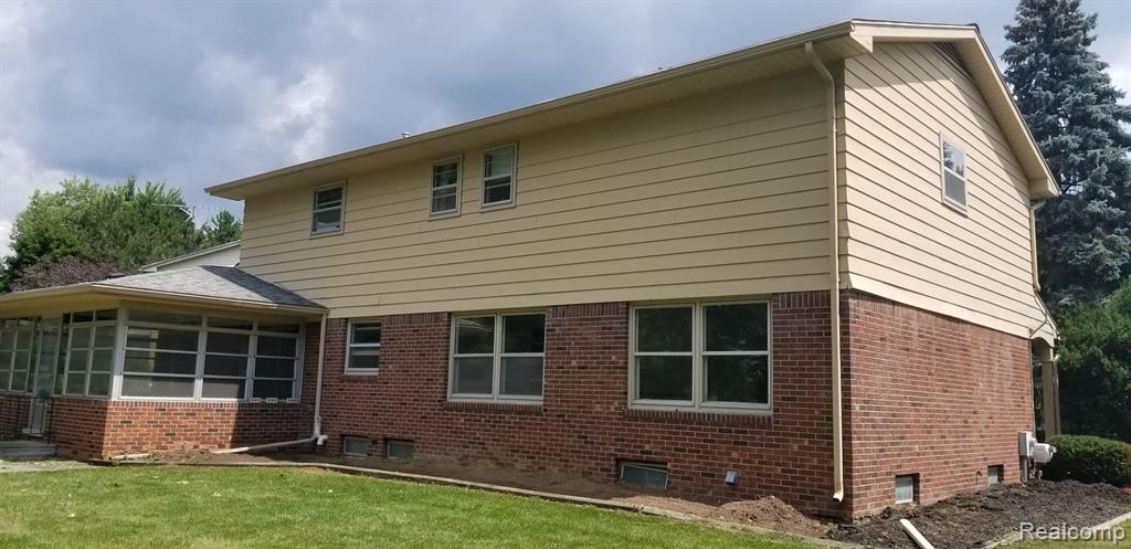 6186 KINGS CROWN Road, Grand Blanc, MI 48439 — Photo 7