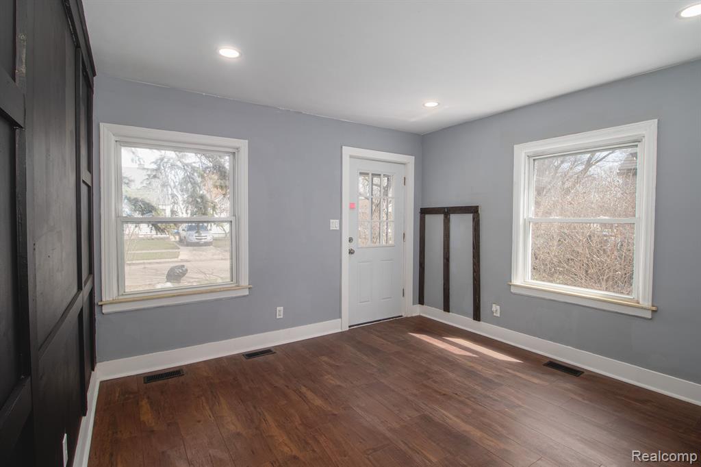 881 Garfield Avenue, Lincoln Park, MI 48146 — Photo 9