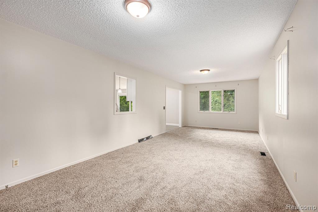 4144 BONISTEEL Road, Fort Gratiot, MI 48059 — Photo 15