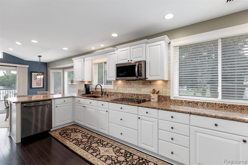 8950 Riverview, Pinckney, MI 48169 — Photo 12