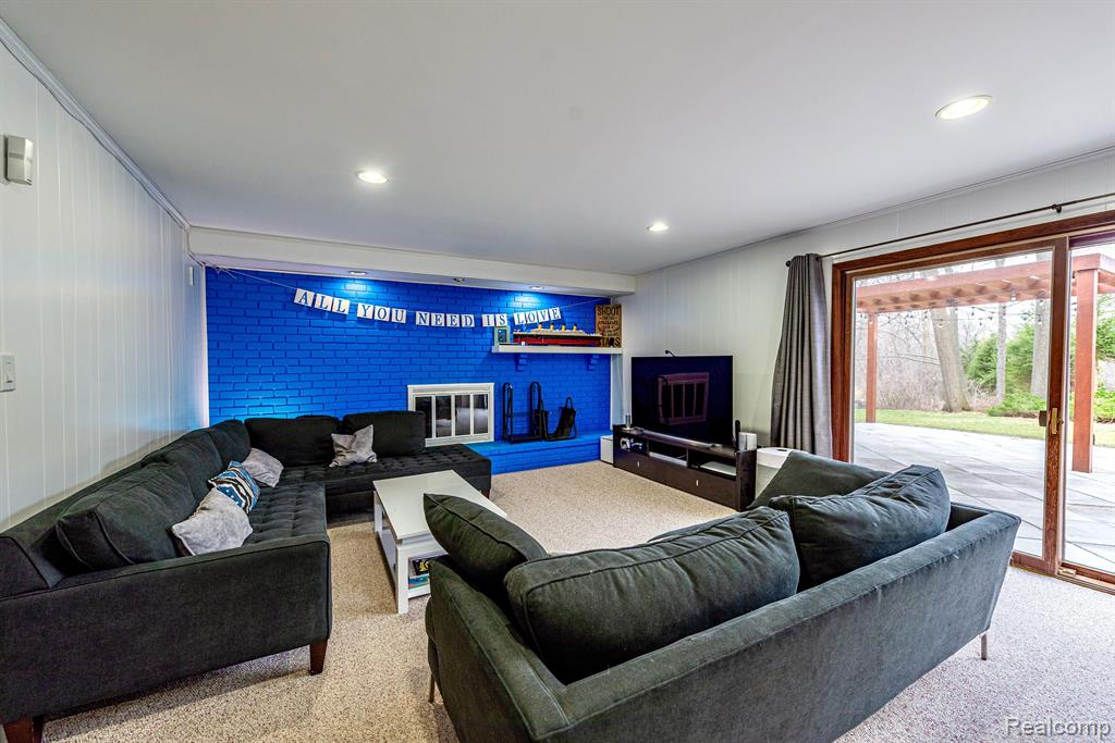 5698 RAVEN Road, Bloomfield Hills, MI 48301 — Photo 15