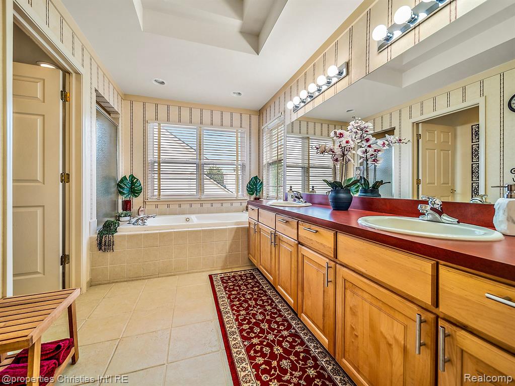 17070 CARRIAGE Way, Northville, MI 48168 — Photo 22