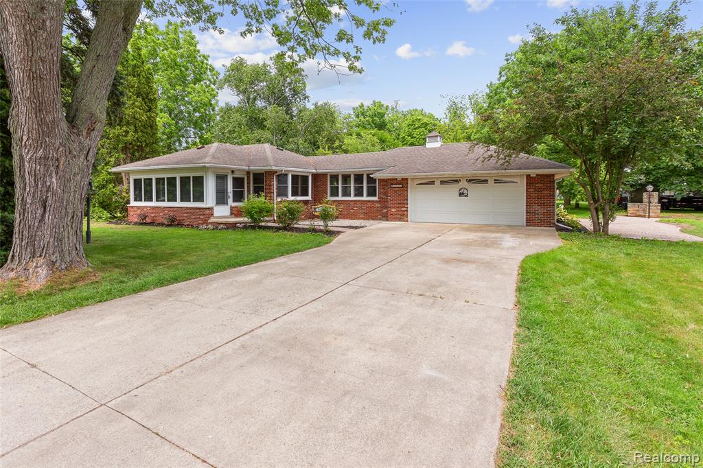 4408 S Lake Drive, Newport, MI 48166 — Photo 2