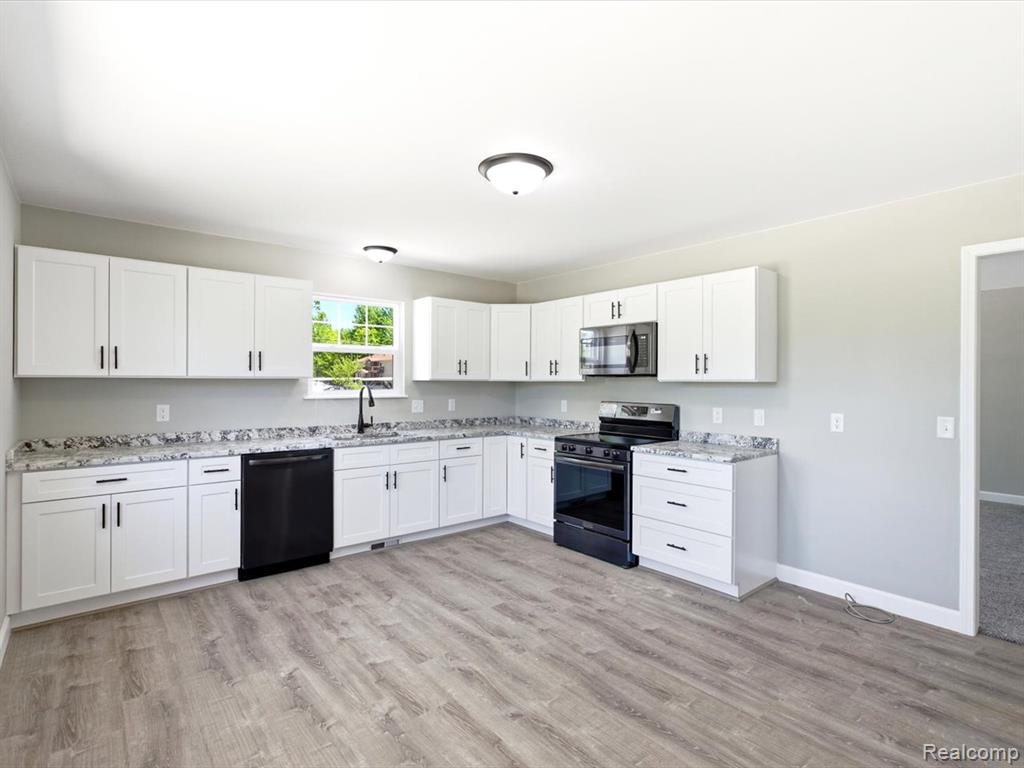 2971 Beach Road, Port Huron, MI 48060 — Photo 9