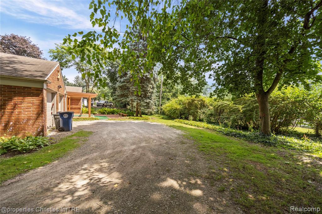 6391 Wing Lake Road, Bloomfield Hills, MI 48301 — Photo 27