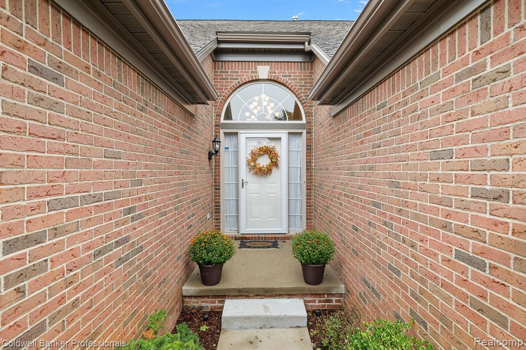 451 GOLF VILLA Drive, Oxford, MI 48371 — Photo 4