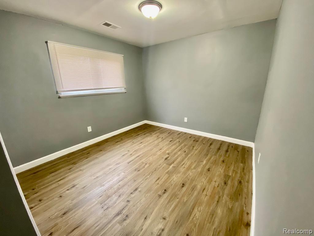 9145 DECATUR Street, Detroit, MI 48228 — Photo 10