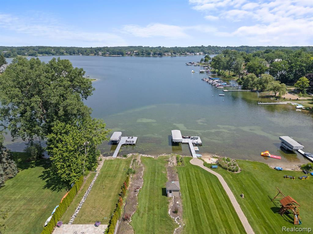 2380 WALNUT LAKE Road, West Bloomfield, MI 48323 — Photo 34