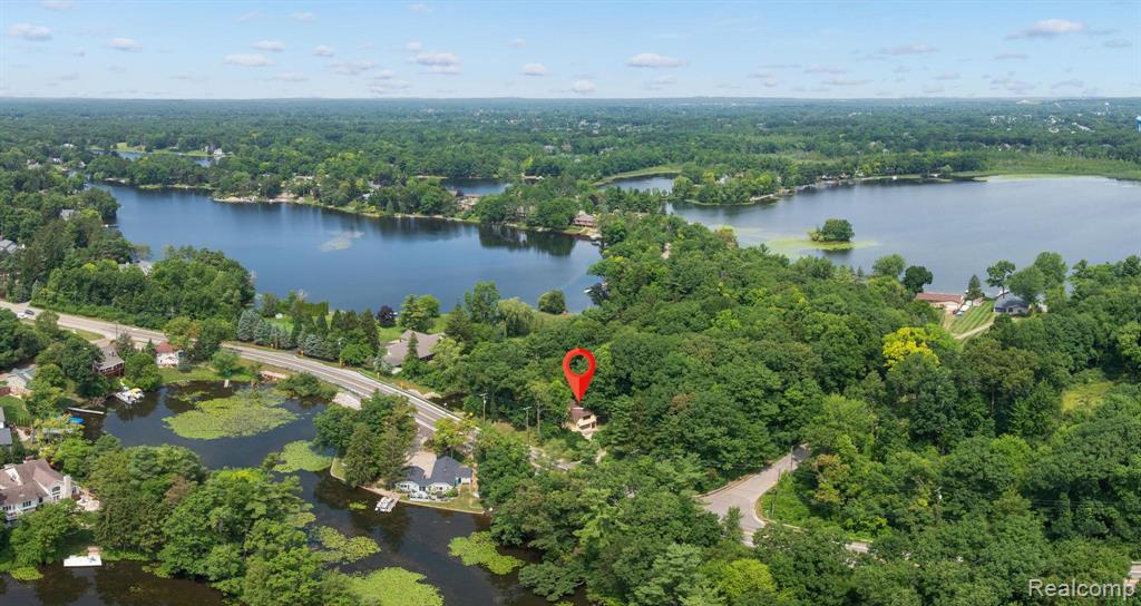 730 Indianwood Road, Lake Orion, MI 48362 — Photo 3
