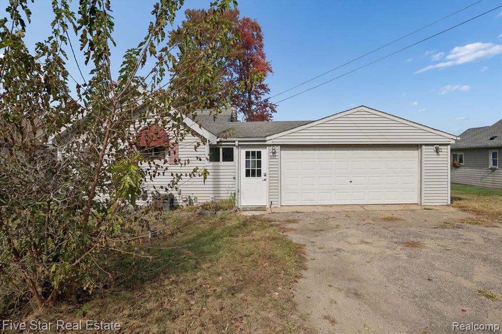 9548 Roundlake Boulevard NE, White Lake, MI — Photo 35