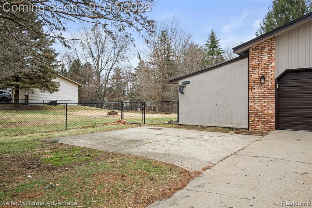 4101 Lake Knolls Drive, Oxford, MI 48371 — Photo 34