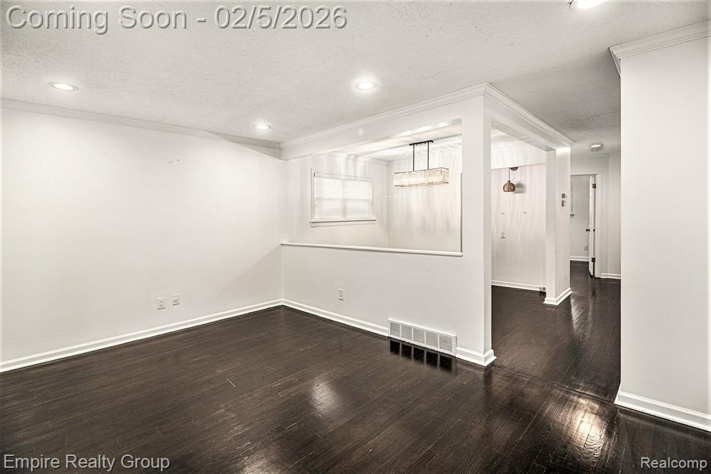 6320 Evangeline, Dearborn Heights, MI 48127 — Photo 7