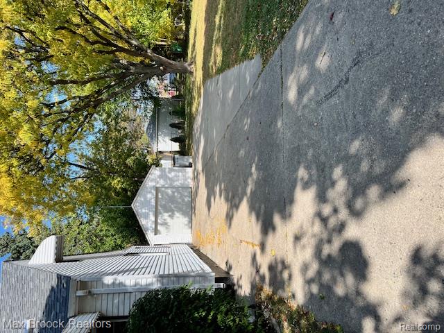 727 E Madge Avenue, Hazel Park, MI 48030 — Photo 4