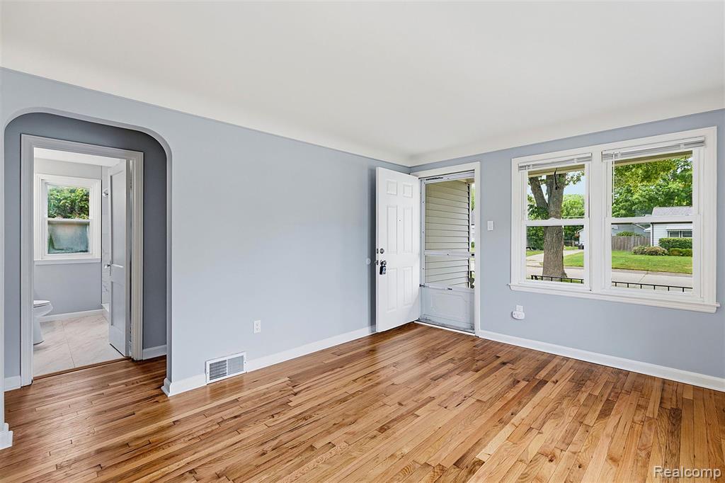 77 Huron Avenue, Mount Clemens, MI 48043 — Photo 6