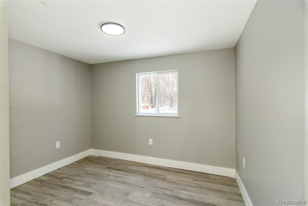 5992 Pickbourne Street, Commerce Twp, MI 48382 — Photo 11