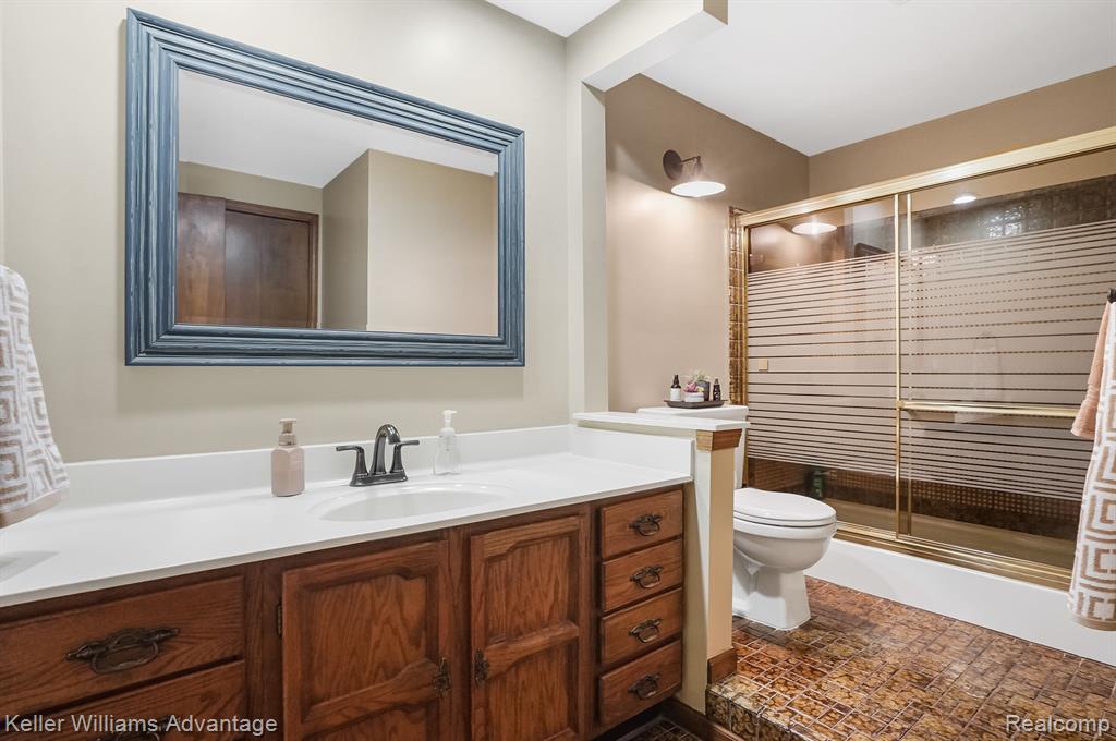 5105 Beachwood Court, Commerce Twp, MI 48382 — Photo 26