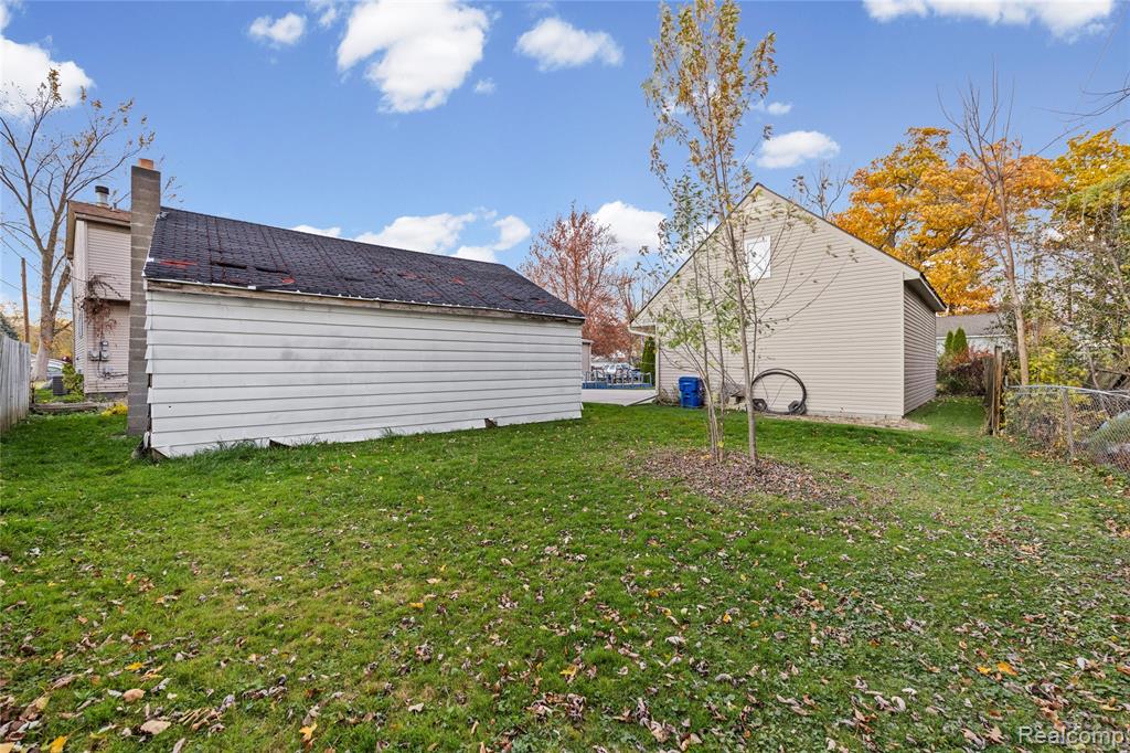 3977 Cresthaven Drive, Waterford, MI 48328 — Photo 29
