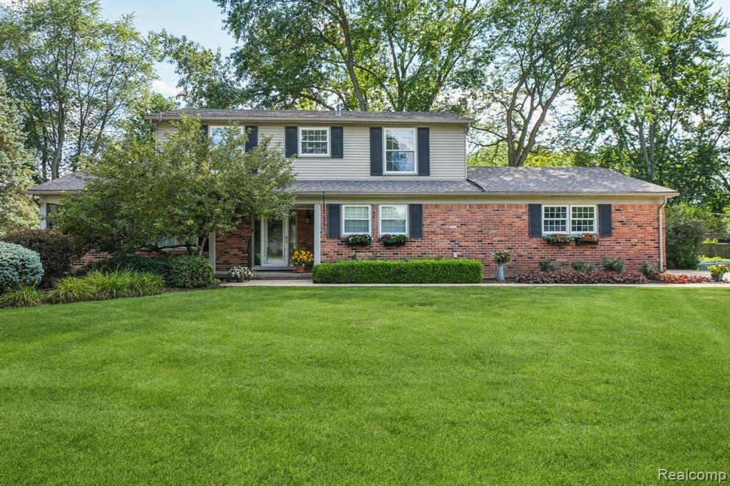 5372 Fieldcrest Drive, Shelby Twp, MI 48316 — front exterior