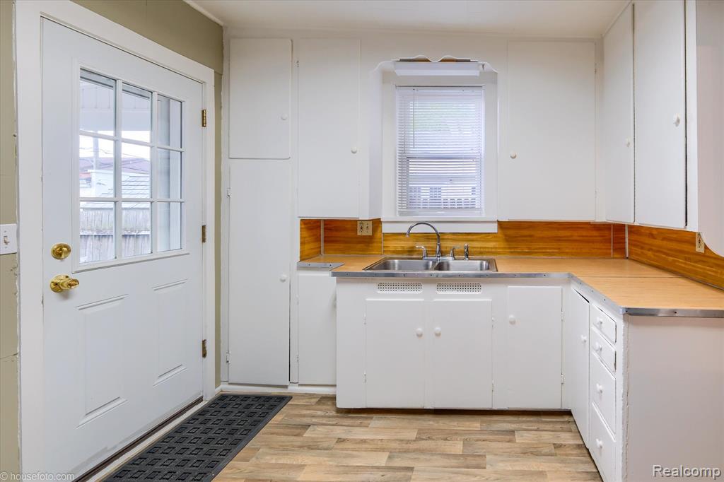29 Law Street, Lapeer, MI 48446 — Photo 10